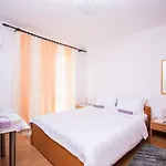 Family Holiday Lucia Apartment