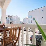 Family Holiday Lucia Apartment