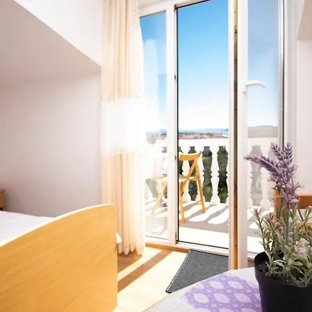 Family Holiday Lucia * Βόντιτσε