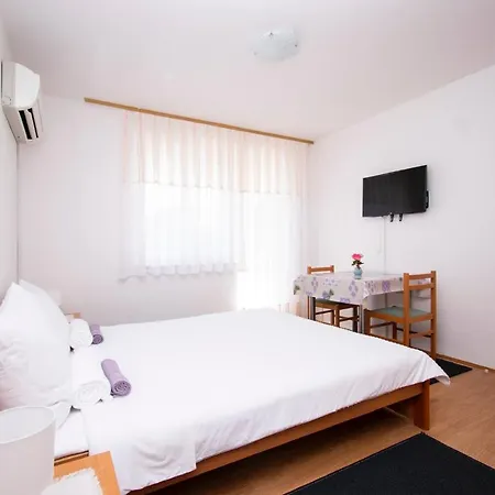 Family Holiday Lucia * Βόντιτσε