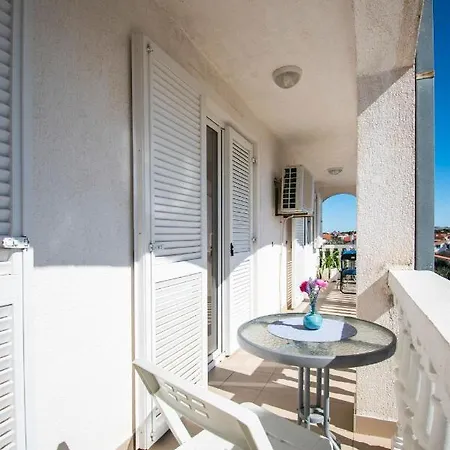 Family Holiday Lucia * Βόντιτσε