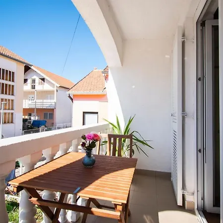 Διαμέρισμα Family Holiday Lucia *