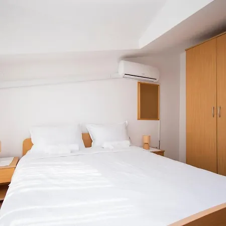 Family Holiday Lucia * Βόντιτσε